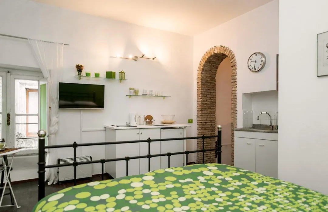 Trastevere Intimate Apartment-1